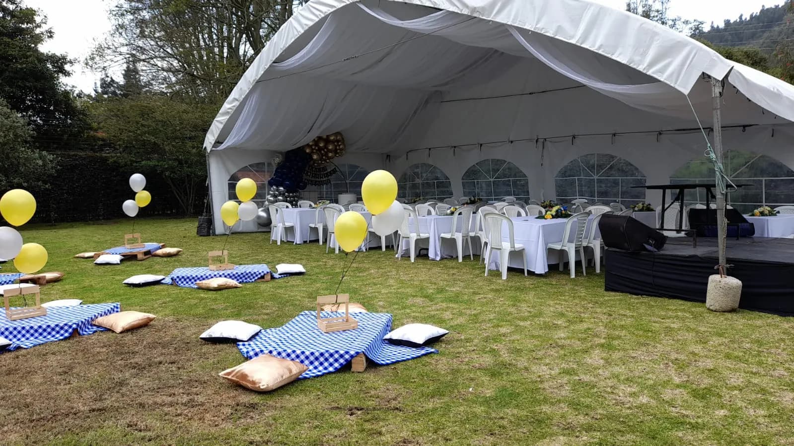 imagen de carpas hangares